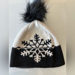 Christian Siriano Winter Beanie - Faux fur poof, Black and white, Snowflake ❄️